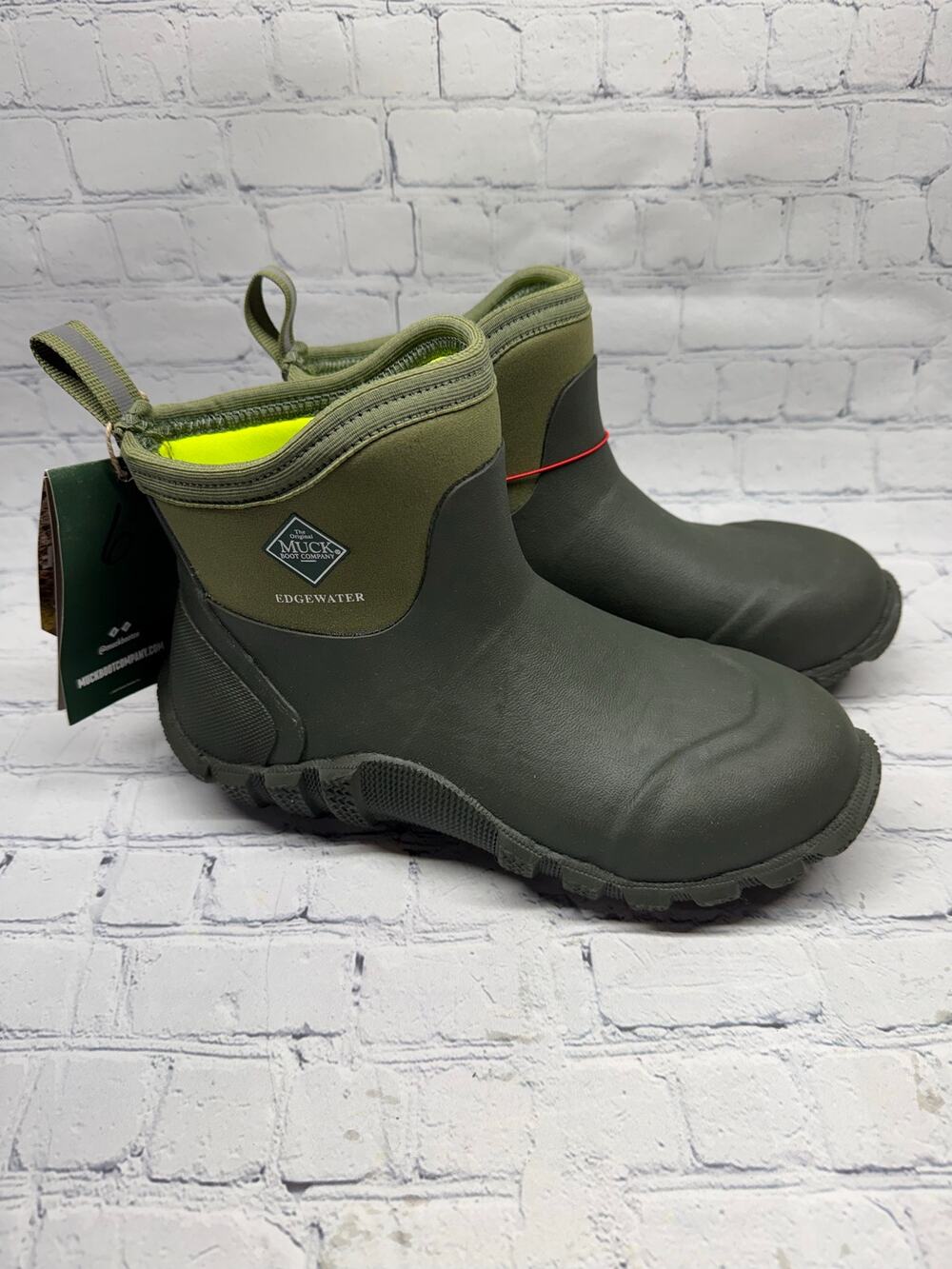 Men's Muck Edgewater Glassic Ankle Boot Size 6 NWT Olive Green